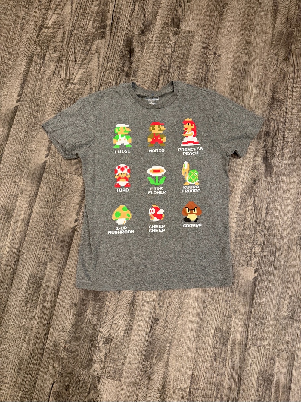 Super Mario Pixel Character Gray men’s Tee